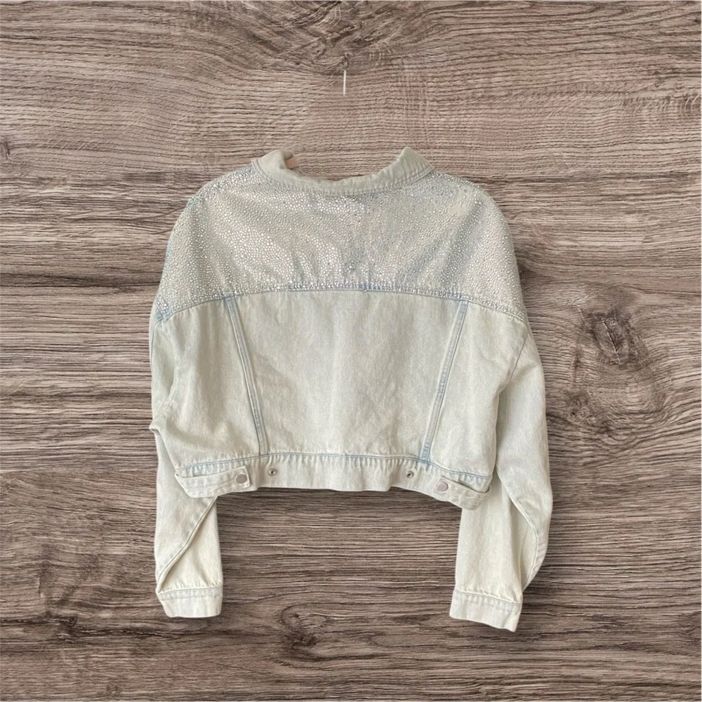Elegant Glitter Light Blue Denim Jacket with Glitter Accents - Picture 1 of 6